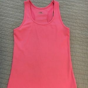 Women’s pink UA tank
